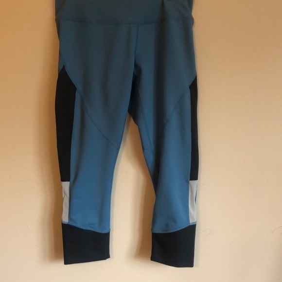 BUNDLE Of 2 Pair Zella Crop Leggings Size S - Picture 6 of 7